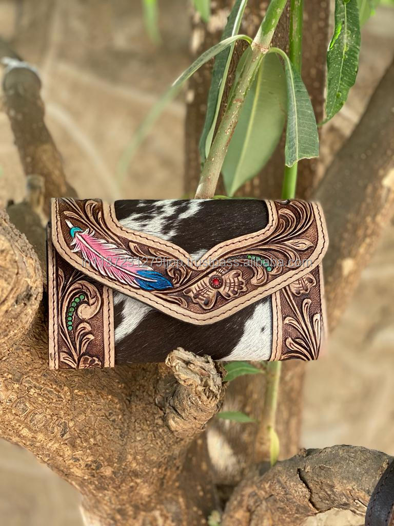 Real Handmade Women's Leather Slippers Vintage Floral Flip Flop Slide for Summer Coastal Platform Beach Slippers detail