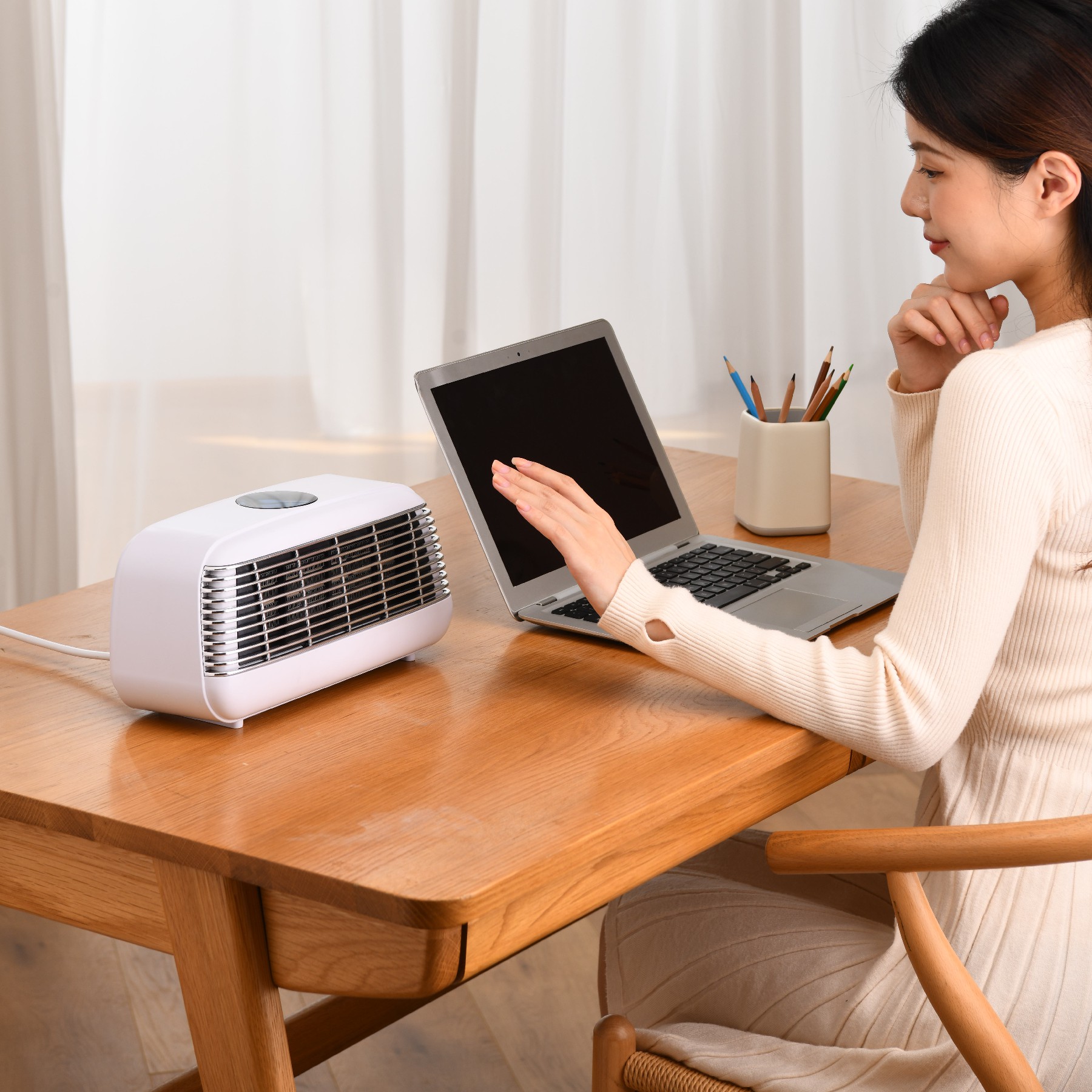 PTC Heater Overheat Protection Ventilation Portable Freestanding Plastic Electric Desk Fan Heater Digital Control App-Controlled detail