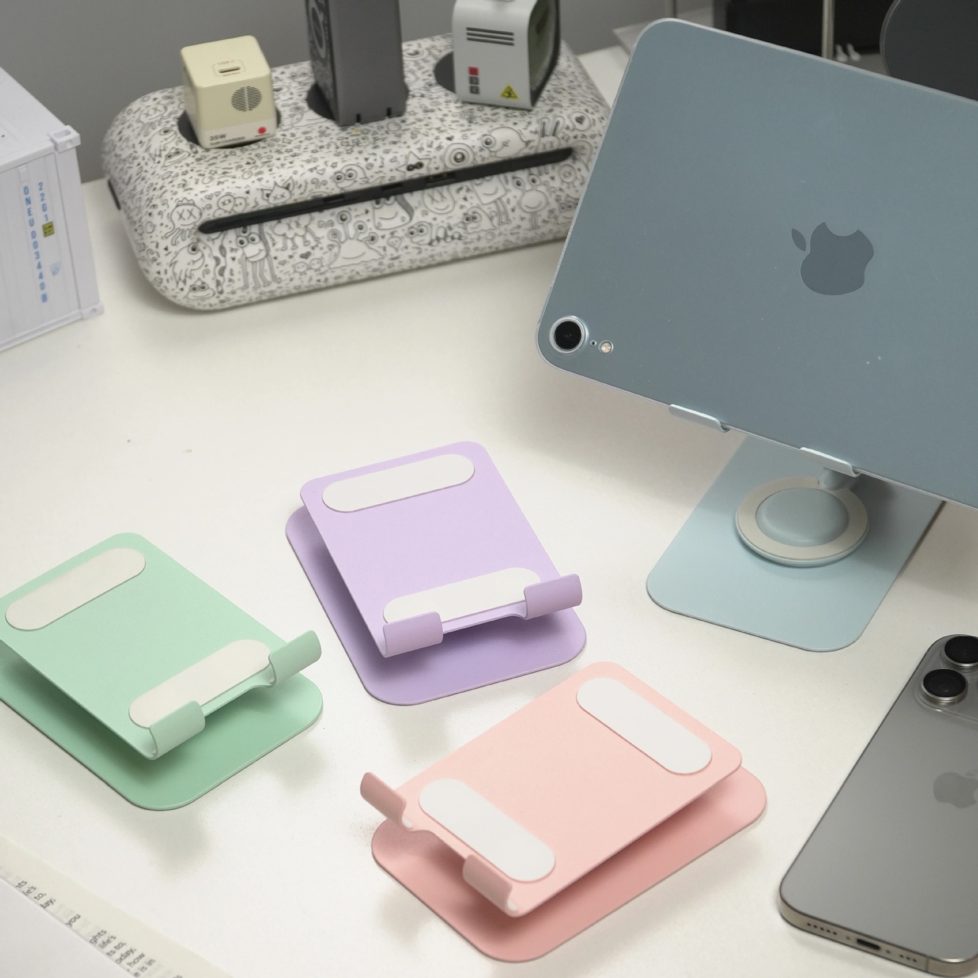 Stable Alloy Phone Stand, 360° Rotatable Adjustable Height Desktop Holder detail