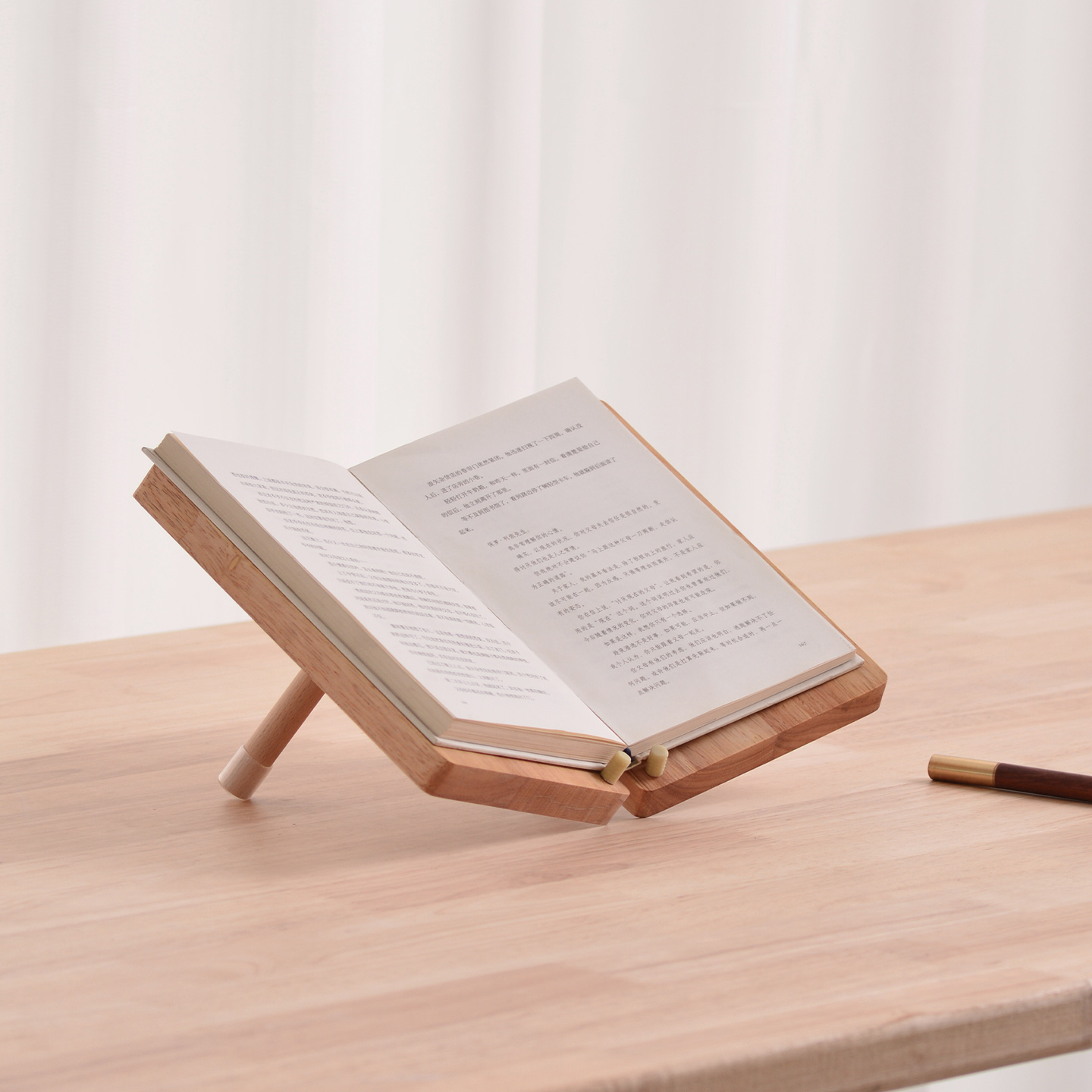 Custom Solid Wood Adjustable Angle Portable Display Rack Bookshelf for Book Display Desktop Stand