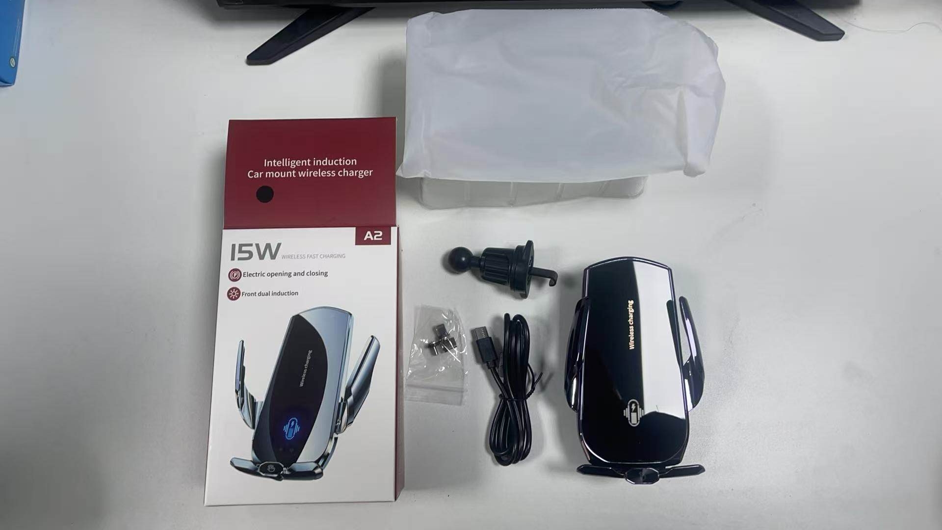 A2 Auto Clamping 15W Fast Wireless Charging Cell Phone Charging Stand & Holders for Car Use detail