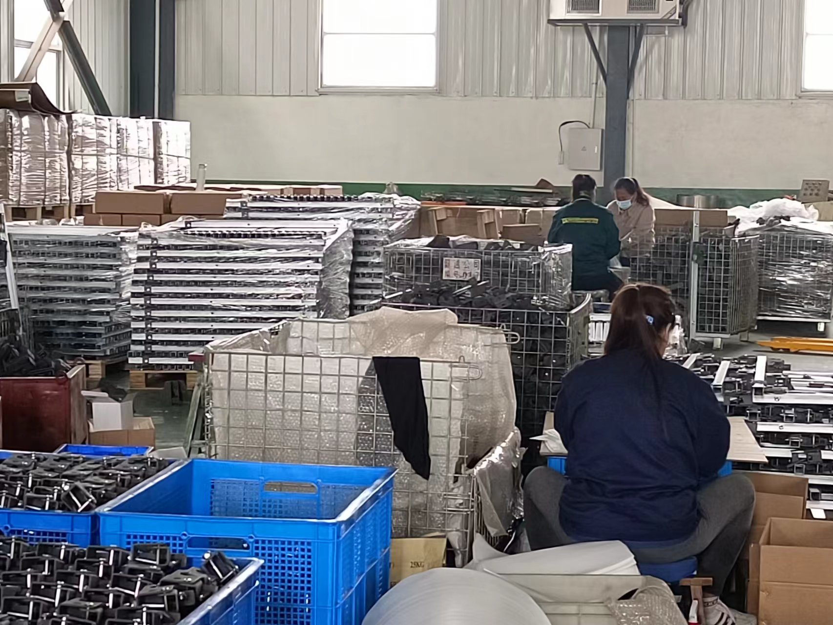 OEM Sheet Metal Stamping Parts Custom Aluminum Alloy Portable Mobile Phone Holder Used for iphone detail