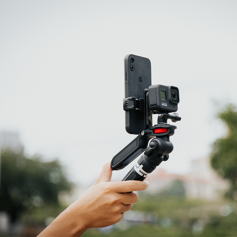 Goocong OEM Professional Universal Fluid Head Stable Smartphone Camera Tripod Stand product view