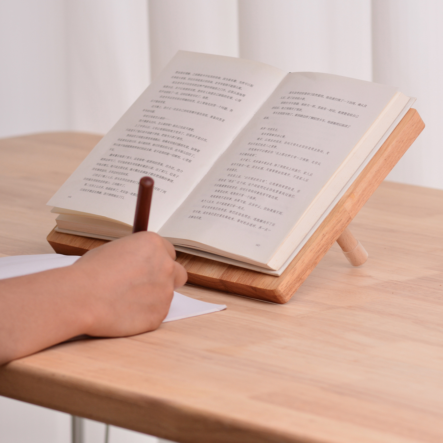 Custom Solid Wood Adjustable Angle Portable Display Rack Bookshelf for Book Display Desktop Stand product view