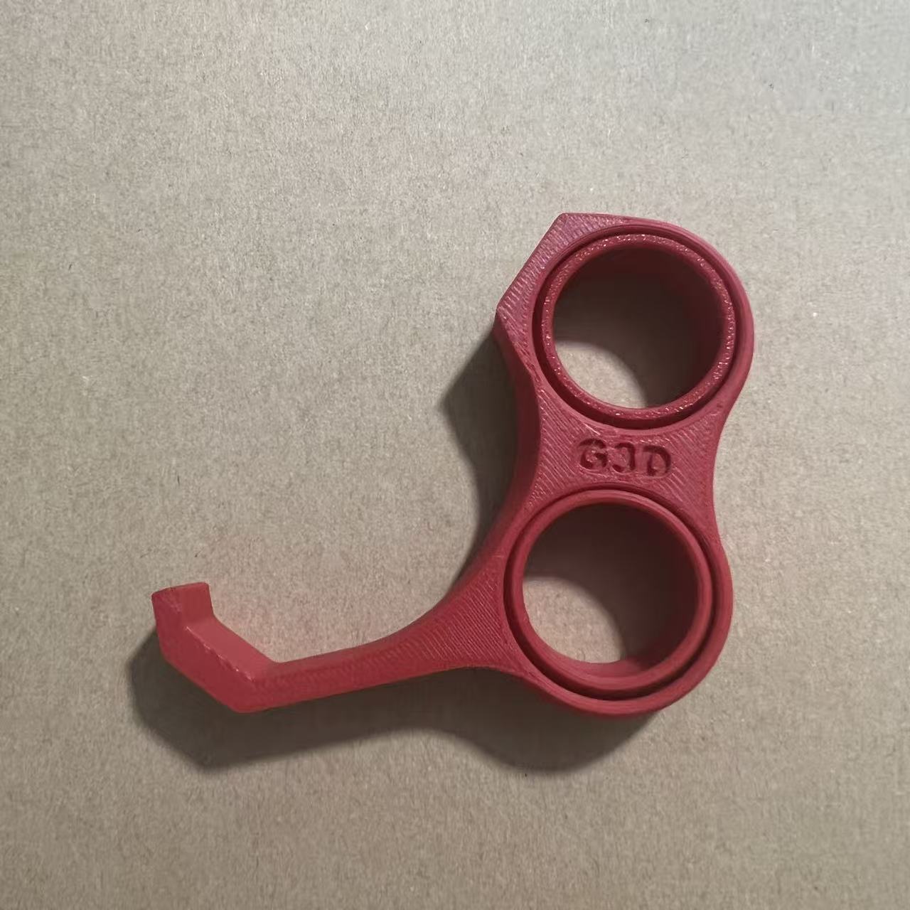 The 3D-printed, State-of-the-art Ergonomic Phone Stand Made of PLA Material Effectively Reduces Pressure on Fingers and Palms. detail