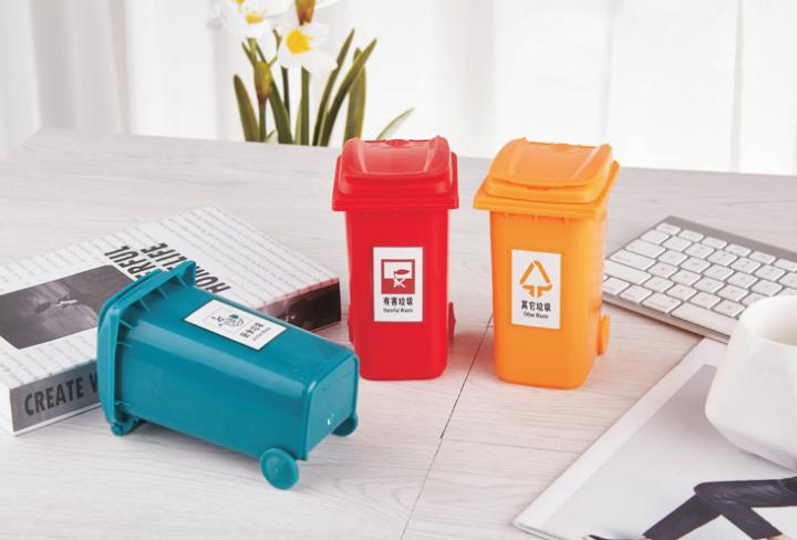 Plastic Pen Holder for Desktop detail