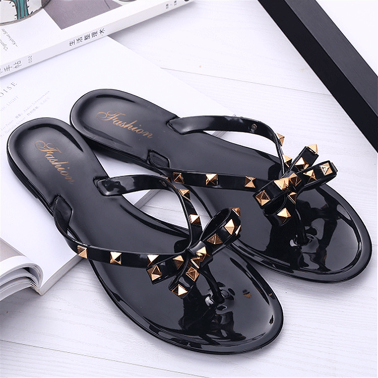 European New Style Platform Transparent Slip-On Fashion Trend Flip-Flops Round Toe for Summer Outdoor Use Jelly Sandals Women product view