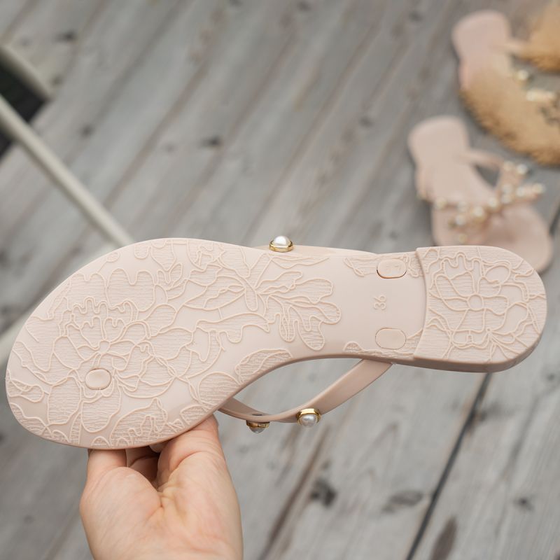 Pearl Flip Flops Women Flat Outdoor slippers Ladies Solid Color Home Jelly Color Beach PVC Flip Flops Pearl slippers detail