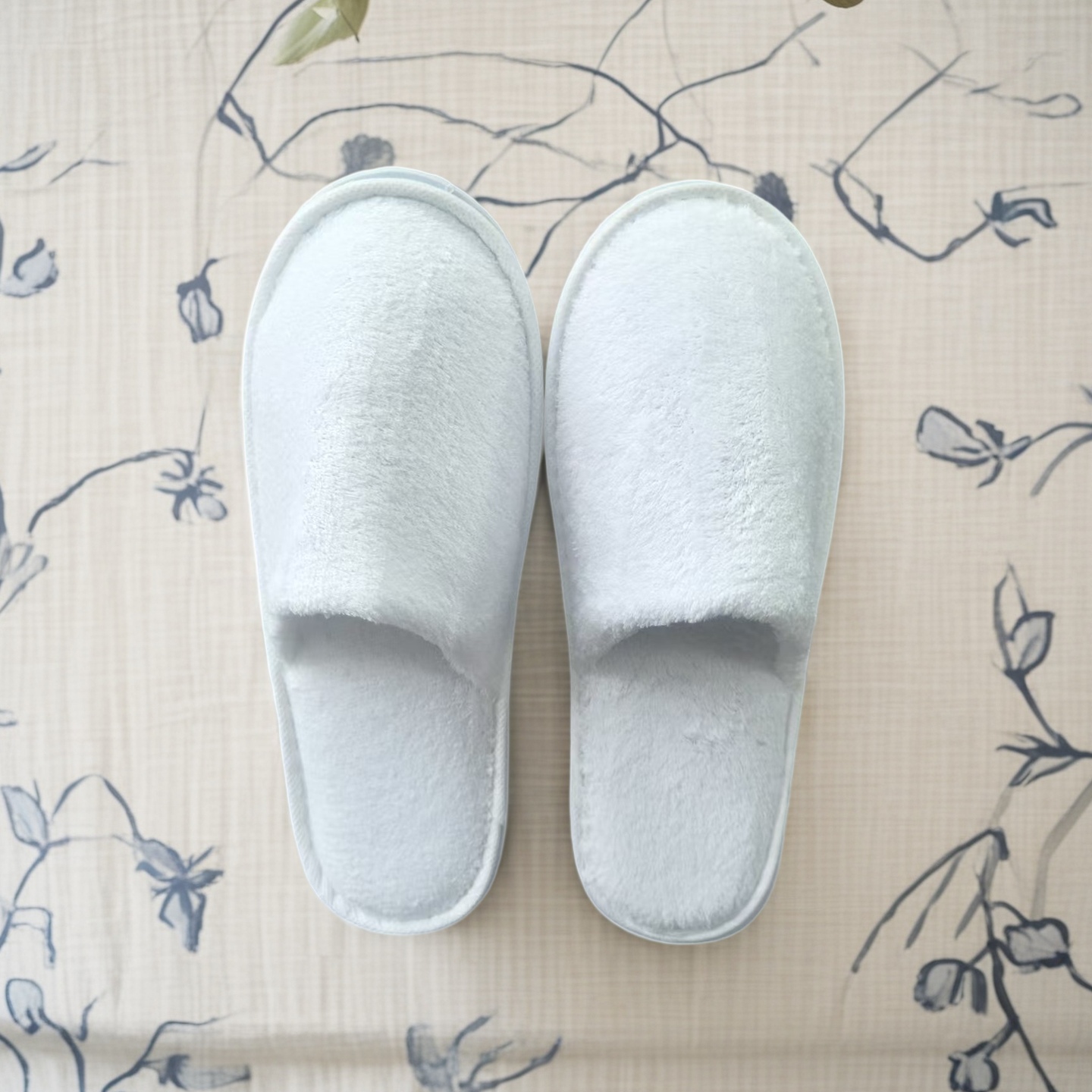 Custom Logo Coral Fleece Hotel Slippers Soft Non-slip Disposable Hospitality Slippers product view