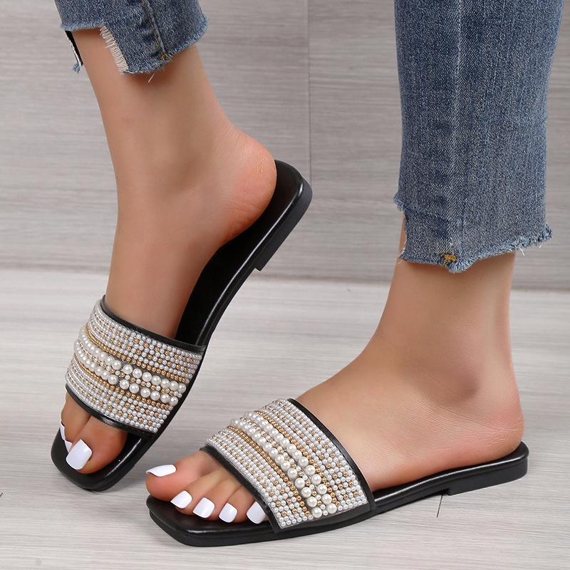 Flip Flops 2025 Hot Selling New Large Size Flat-Soled Fashionable Casual Women's Flip Flops for Daily Wear product view