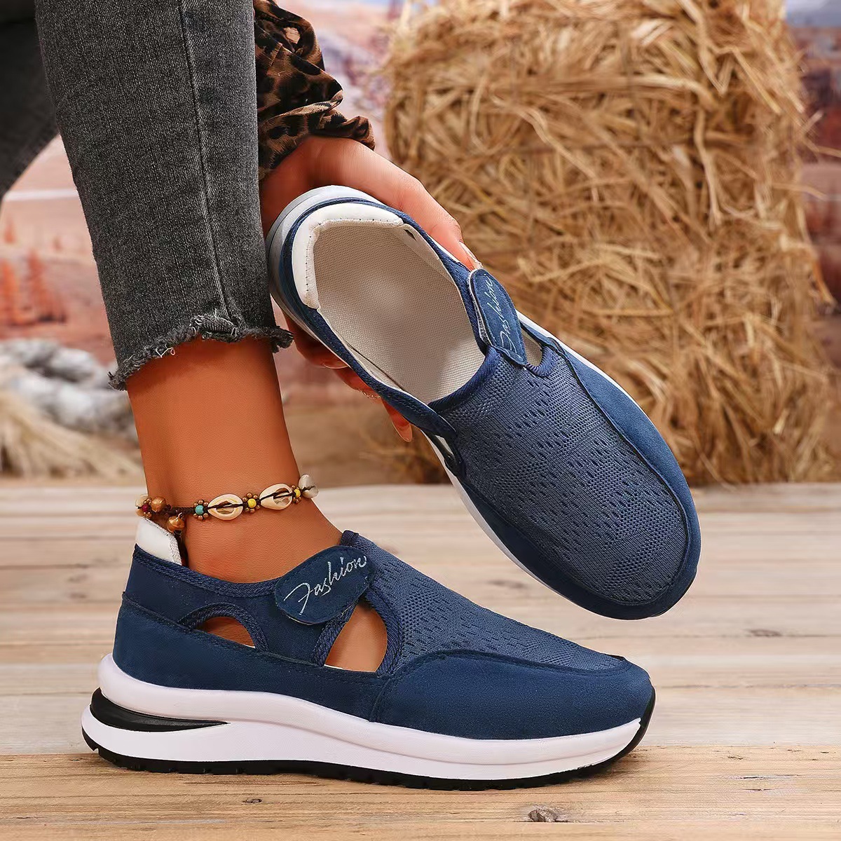QF1 Casual Sporty Shoes Anti Slip Thick Sole Women's Comfortable and Breathable New Fashion Flying Weaved Wedge Mesh Shoes detail