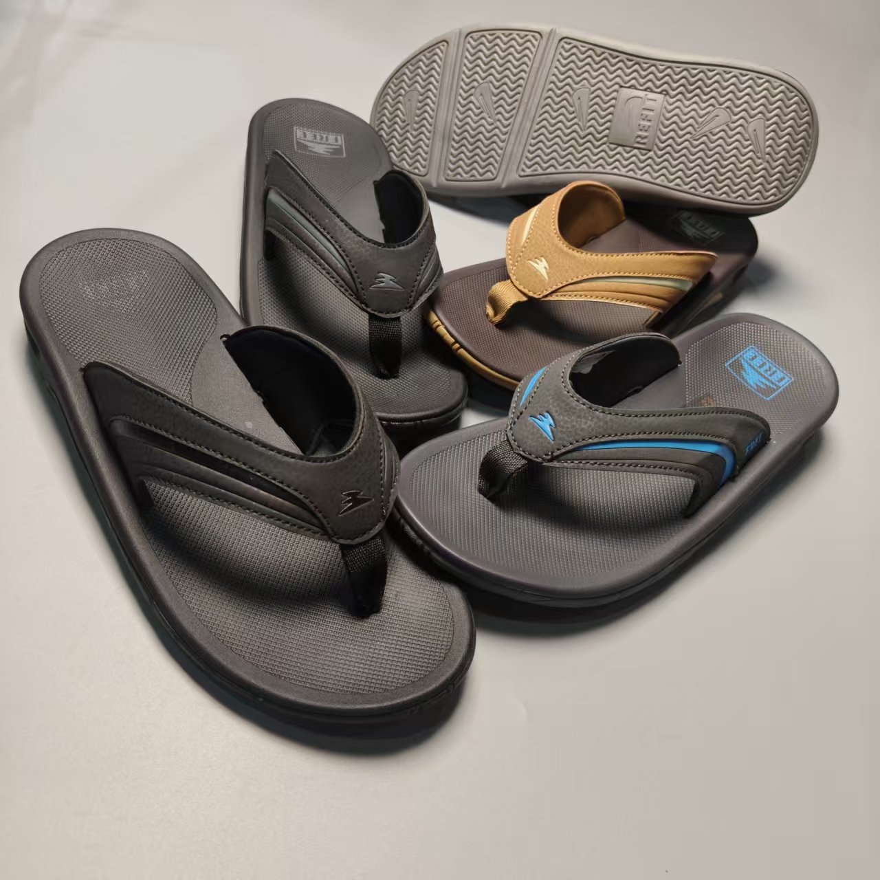 High-end Fashion Trendy Pu Upper Striped Design Breathable Durable Comfortable Stylish Elegant Thick-soled Outdoor Slippers detail