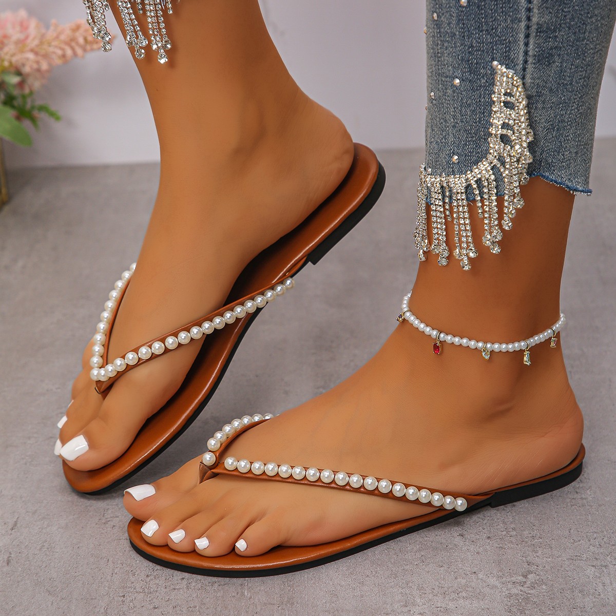 Women's Spring Summer Lightweight Flat Flip-Flops Fairy Pearl Beaded Soft Sole Non-Slip Quick-Drying Beach Sandals Fashion Trend product view
