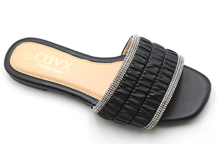 New slippers Women must Wear the Beach in Summer Flip-flops Soft Bottom Folds Striped Rhine-diamond Lady slippers detail