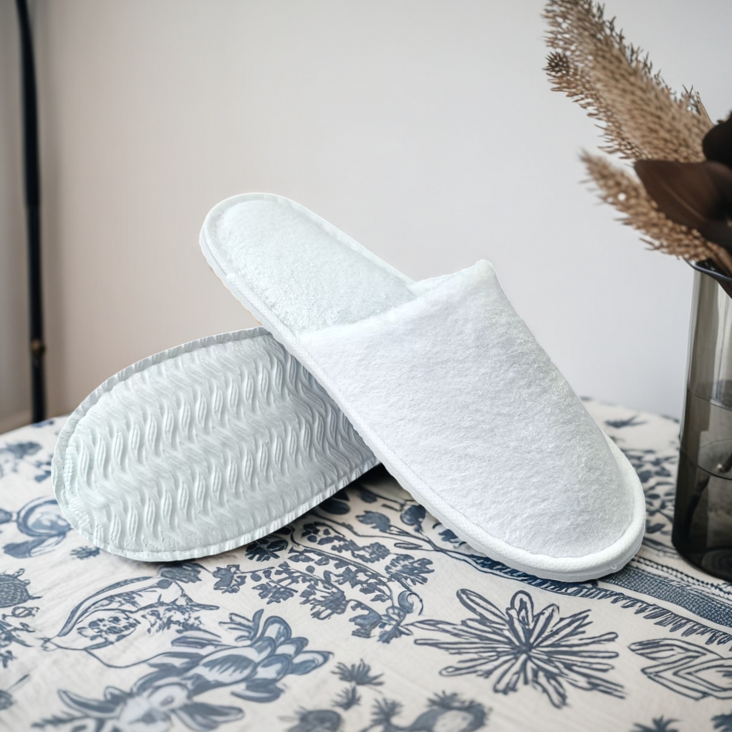 Custom Logo Coral Fleece Comfortable Soft High Quality Disposable Non-slip Hotel Slippers for Hospitality Use product view