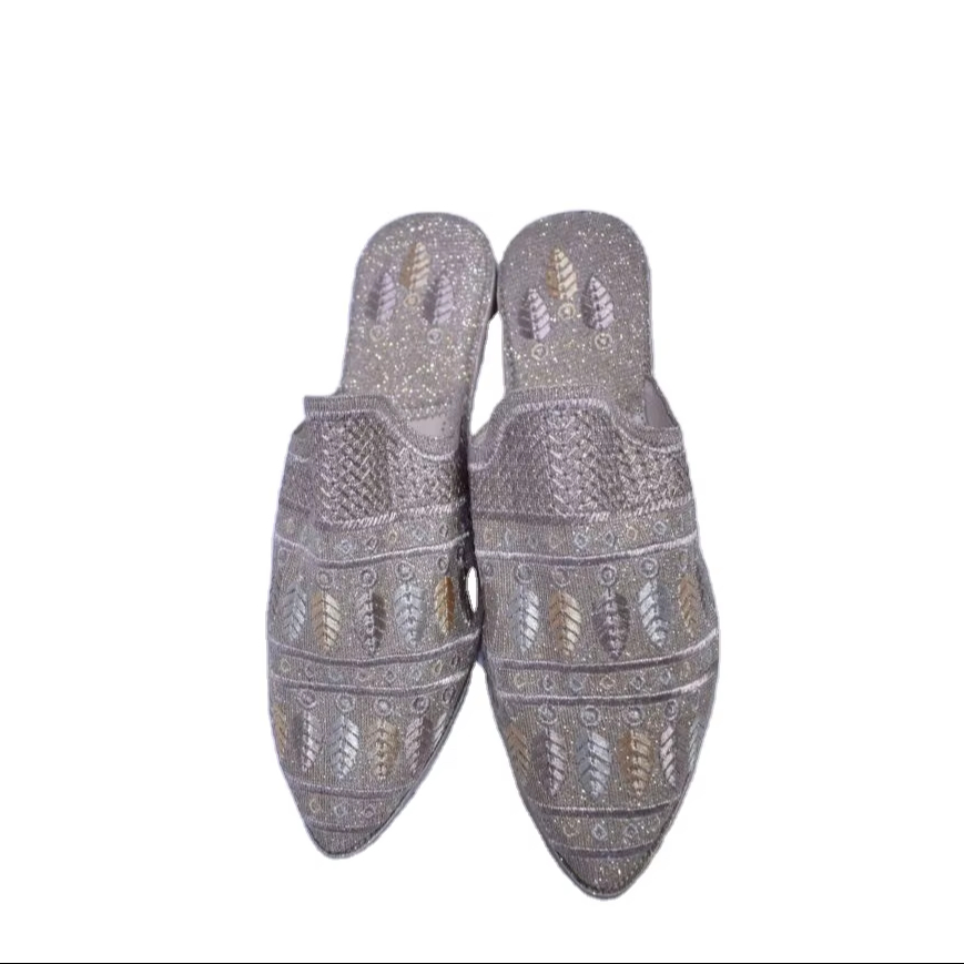 Comfortable Women's Closed-Toe Flip Flops for Weddings Indoor Spring Summer Autumn Winter Beach Embroidered Cloth Rubber Outsole product view