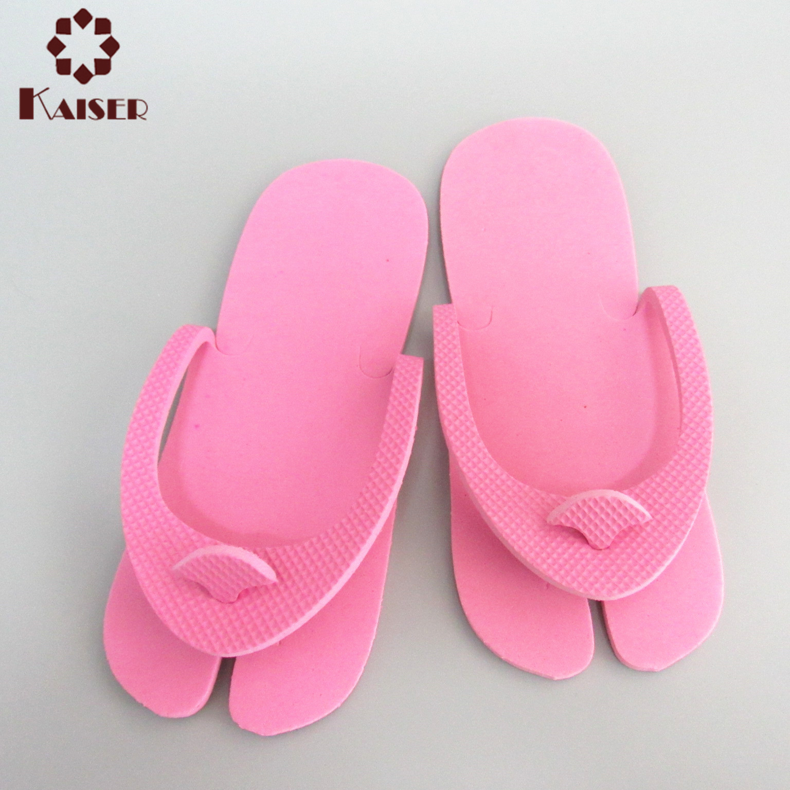 Cute Ladies Flip Flops with EVA Foam Material High Quality Multi-color Beach Slippers product view