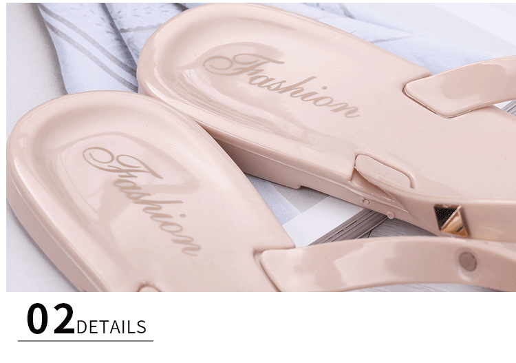 European New Style Platform Transparent Slip-On Fashion Trend Flip-Flops Round Toe for Summer Outdoor Use Jelly Sandals Women detail
