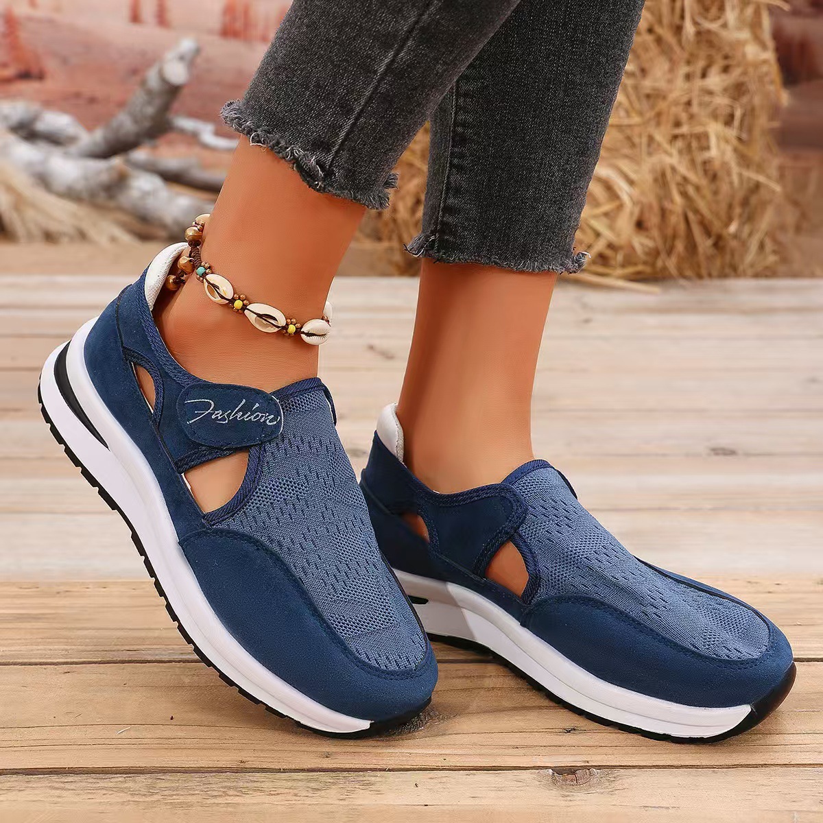 QF1 Casual Sporty Shoes Anti Slip Thick Sole Women's Comfortable and Breathable New Fashion Flying Weaved Wedge Mesh Shoes detail