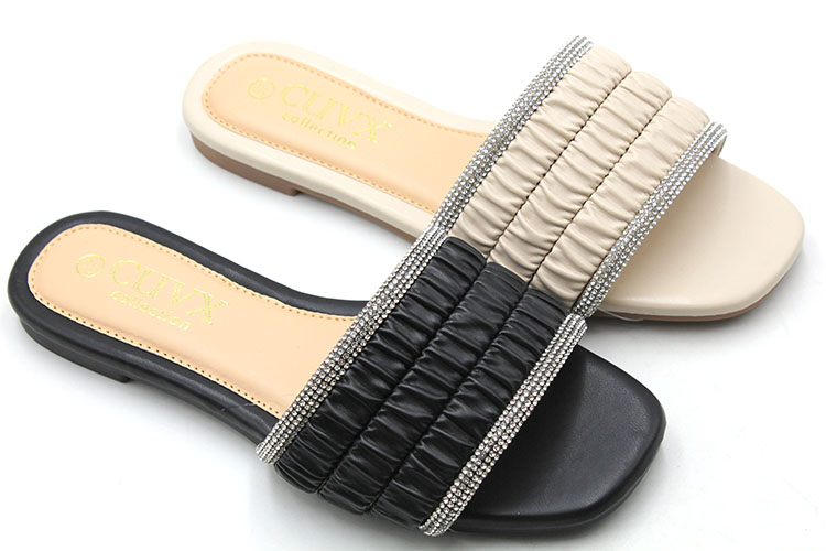 New slippers Women must Wear the Beach in Summer Flip-flops Soft Bottom Folds Striped Rhine-diamond Lady slippers detail