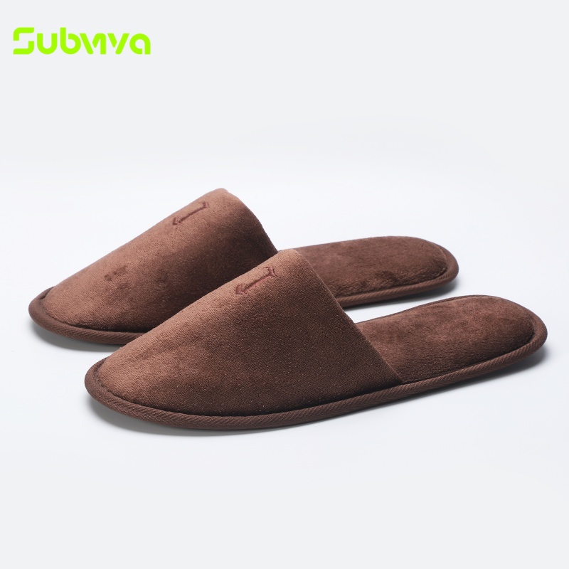 Custom Non Slip Dotted Sole Hotel Spa Guest Rooms Slippers Cotton Closed Toe Disposable Hotel Slippers for Resorts detail