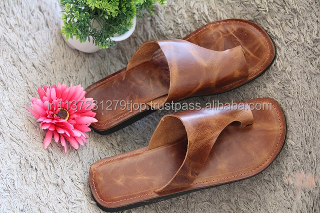Crunch Leather Slipper Women Leather Flat Slipper Slip on Leather Stylish Slipper for Women detail
