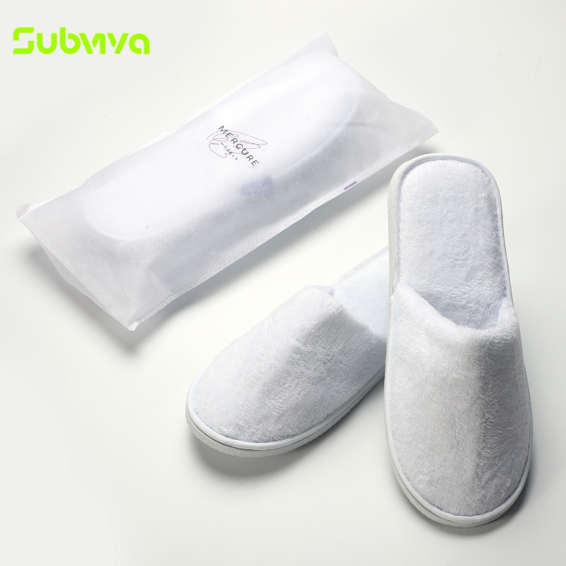 Custom Coral Fleece Closed Toe SPA Resort Hotel Slippers Non Woven Packaging Disposable Hotel Amenity Slippers detail