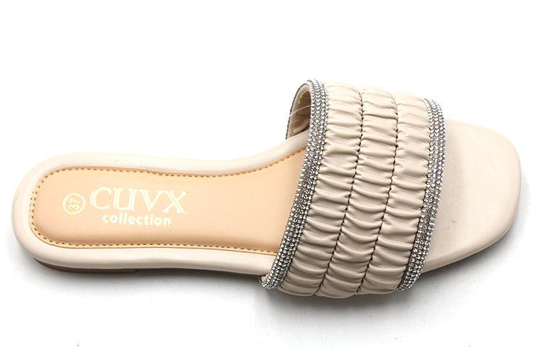 New slippers Women must Wear the Beach in Summer Flip-flops Soft Bottom Folds Striped Rhine-diamond Lady slippers detail