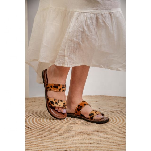 LW Genuine Leather Women's Flat Casual Flip Flops Sandal Handcrafted Comfortable Anti-Slippery Breathable Flip Flops for Winter detail