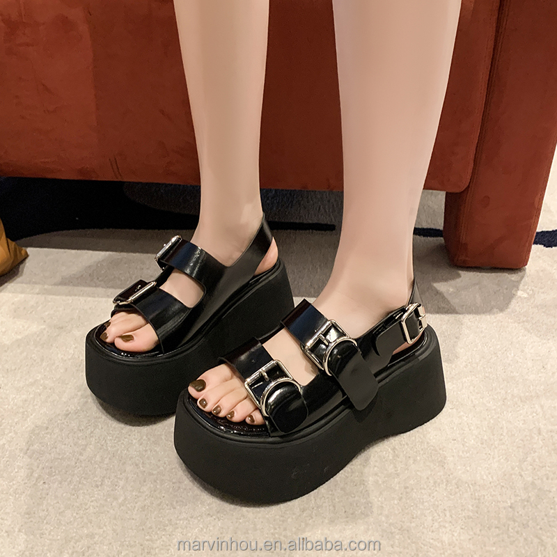 Dropshipping Custom Logo Silver Wedges Sandals Women Metal Buckle Summer Ladies Fashion Design Chunky Sandals detail