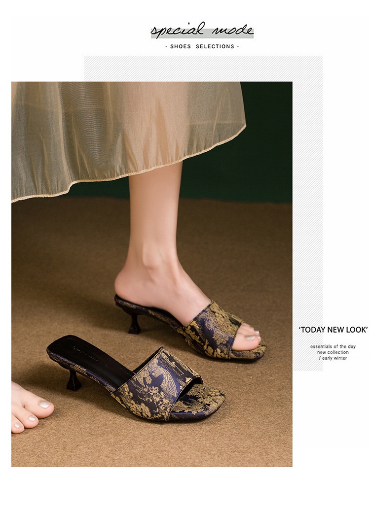 ashion Summer Sandals and Slippers Outdoor Wear Fashion Womens Shoes Thin Heel Wholesale 2025 Printed National Style New916 detail