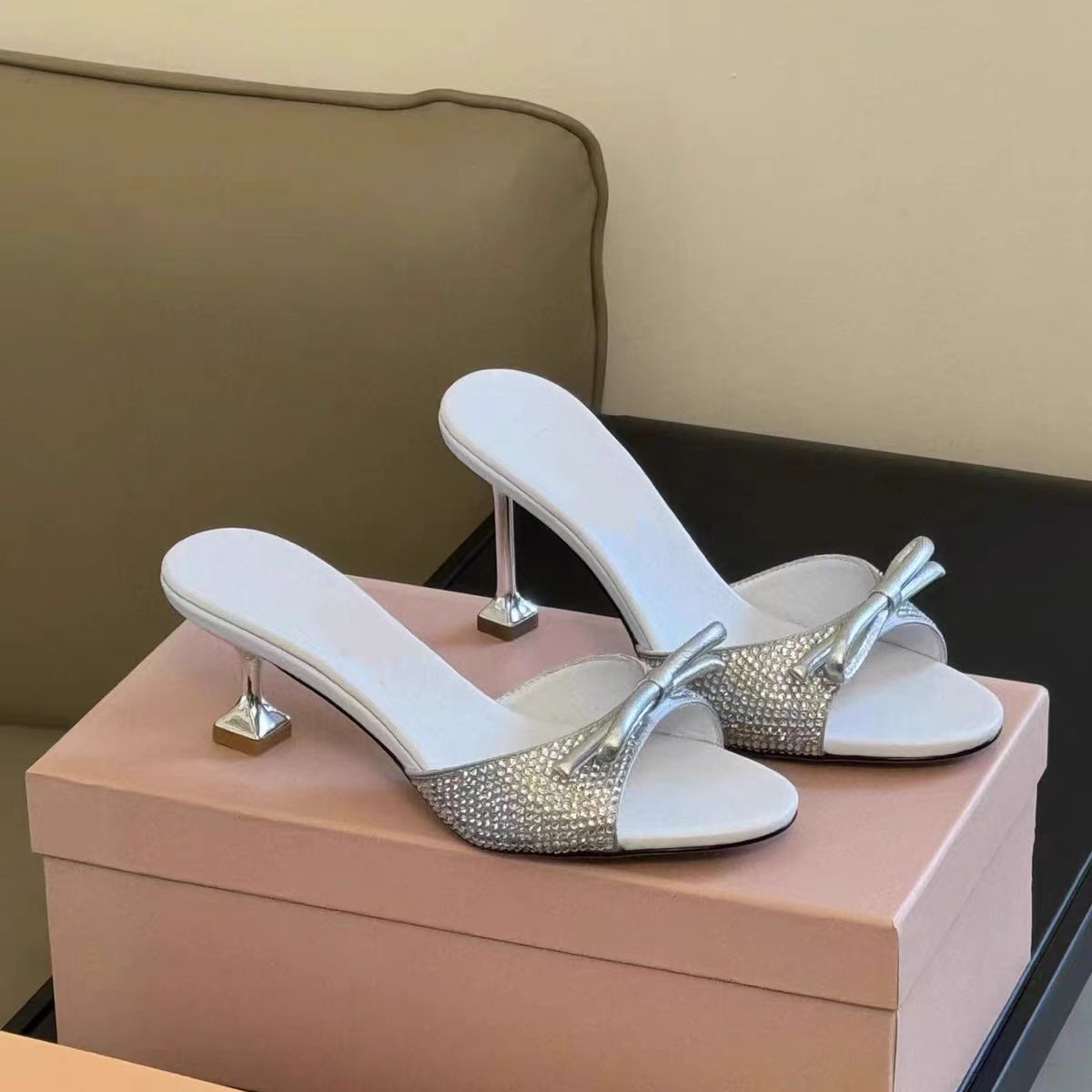 Bow-knot Rhinestone Satin One-Strap Slide Sandals Women Europe America Style Outdoor 2026 Summer New Black Round-Toe Open-Toe product view
