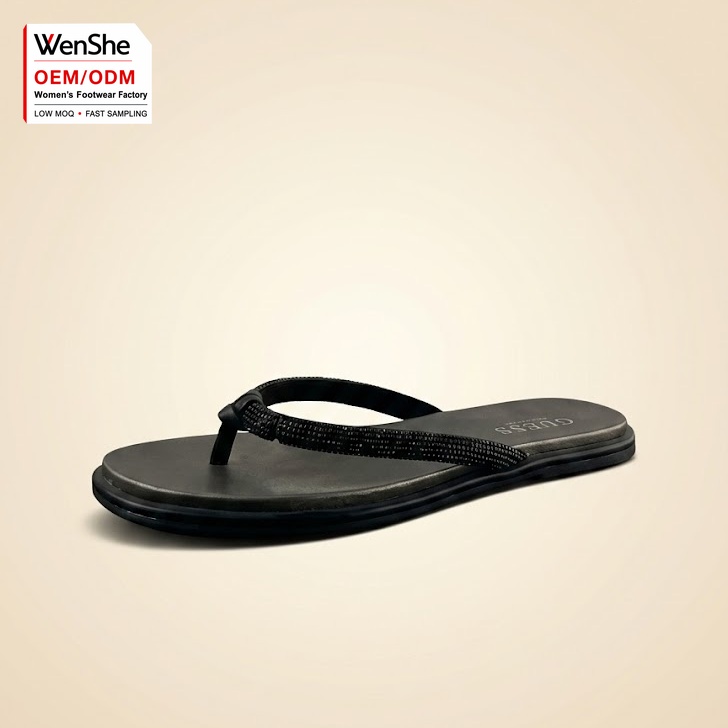 ODM Wholesale Women Summer Flats Rhinestone Flip Flops Black Casual Thong Sandals Ladies Sparkly Beach Shoes Customized Footwear