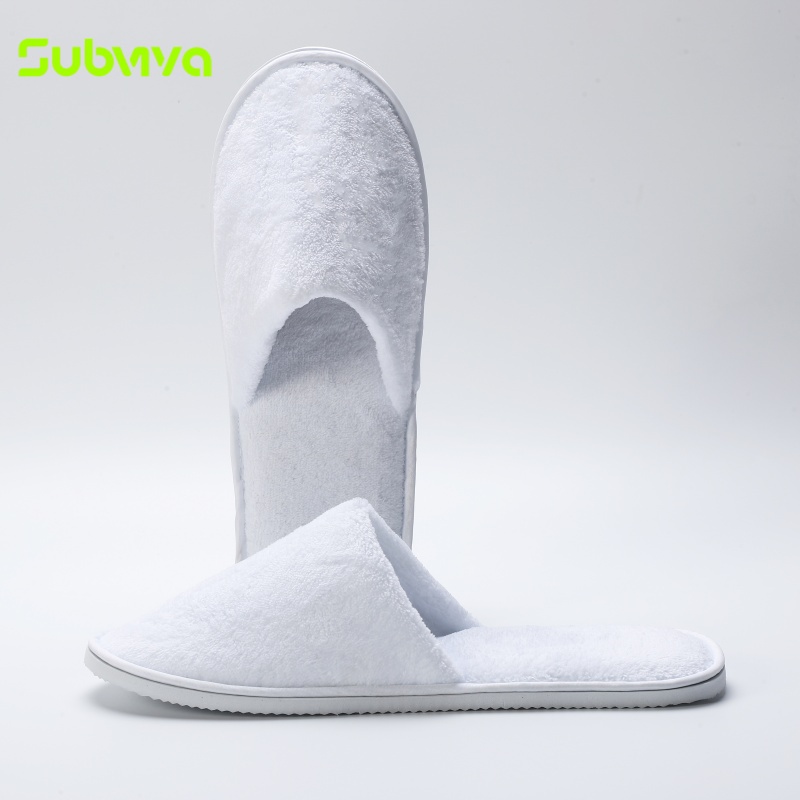 Custom Coral Fleece Closed Toe SPA Resort Hotel Slippers Non Woven Packaging Disposable Hotel Amenity Slippers detail