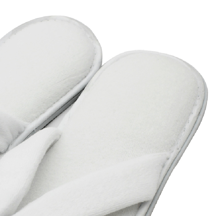 Hotel Disposable Cloth Guesthouse Room Amenities Cut-pile Flip-flops Thickened Non-slip Thong Sandals with Customizable logo detail