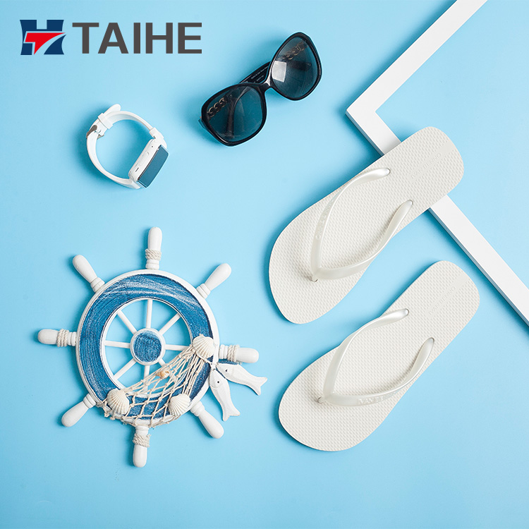 Cheap Wholesale Pure White Women's and Men's Flip Flops Custom Printed White Flip Flops Women product view