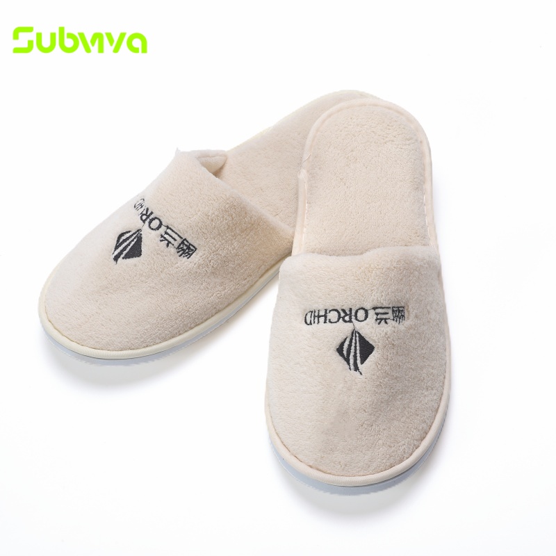 Custom Logo Soft EVA Sole Coral Fleece Hotel Spa Slippers Disposable Closed Toe Hotel Slippers for Guest Rooms detail