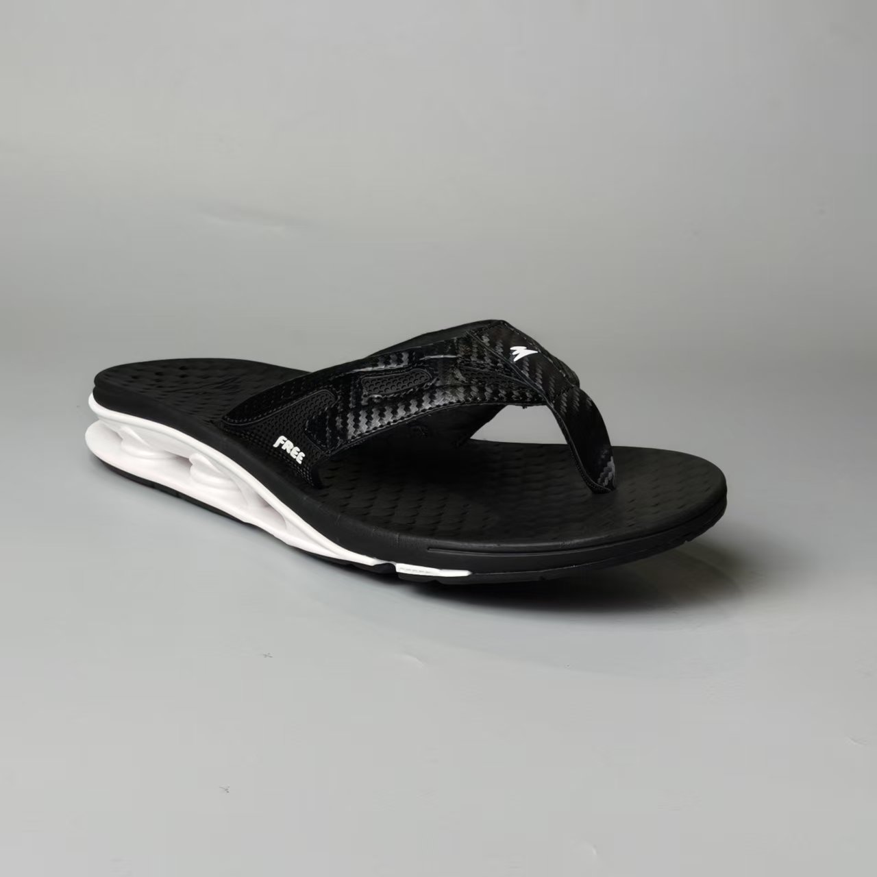 PU Carbon Fiber Pattern 2025 New Fashion Trend Outdoor Vacation Non-Slip Breathable Thick-Soled Bottle Opener Beach Flip-Flops detail