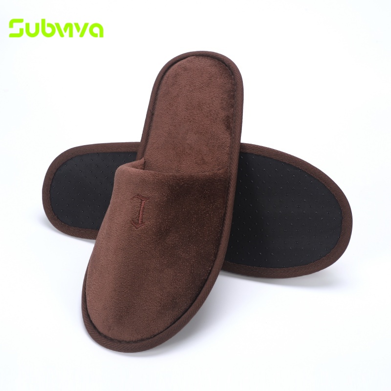 Custom Non Slip Dotted Sole Hotel Spa Guest Rooms Slippers Cotton Closed Toe Disposable Hotel Slippers For Resorts