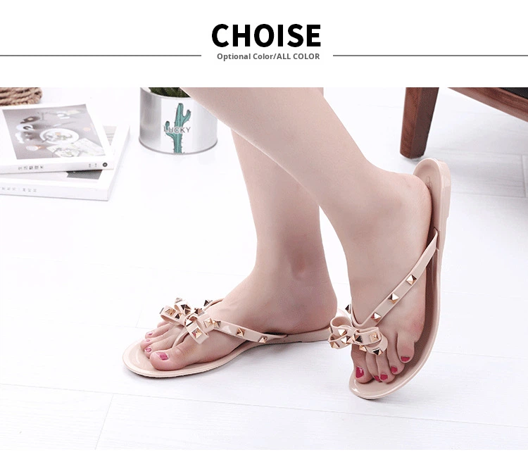 European New Style Platform Transparent Slip-On Fashion Trend Flip-Flops Round Toe for Summer Outdoor Use Jelly Sandals Women detail