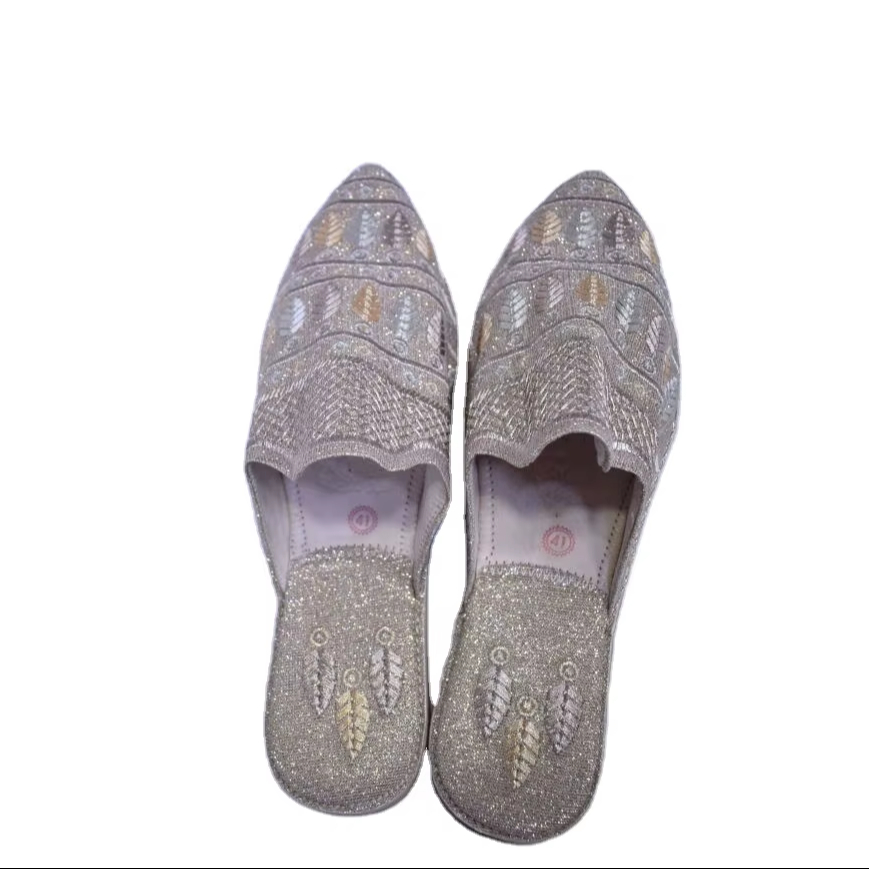 Comfortable Women's Closed-Toe Flip Flops for Weddings Indoor Spring Summer Autumn Winter Beach Embroidered Cloth Rubber Outsole product view