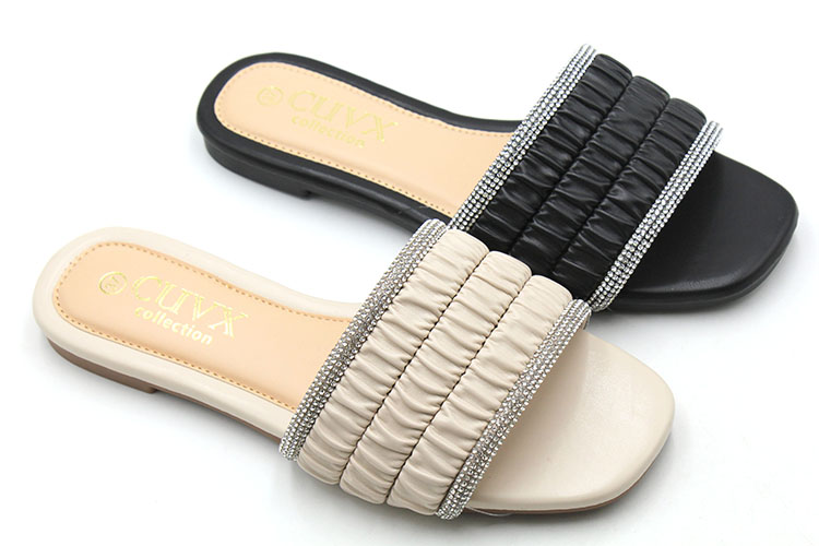 New slippers Women must Wear the Beach in Summer Flip-flops Soft Bottom Folds Striped Rhine-diamond Lady slippers detail