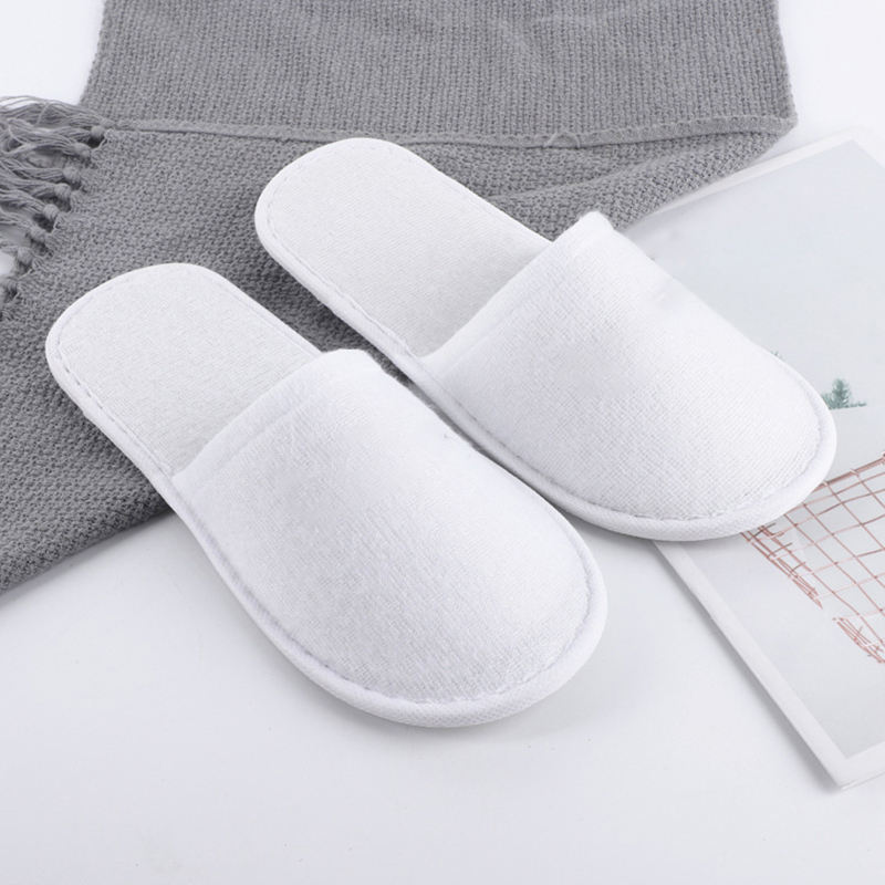 Latest Cheap Personalized Hotel Spa Disposable Slippers Men And Women Wholesale Eco Degradable Dipos Slippers Manufacturer