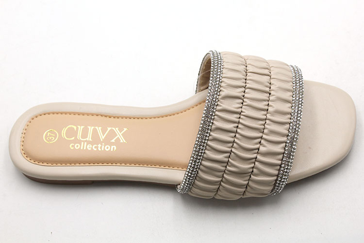 New slippers Women must Wear the Beach in Summer Flip-flops Soft Bottom Folds Striped Rhine-diamond Lady slippers detail