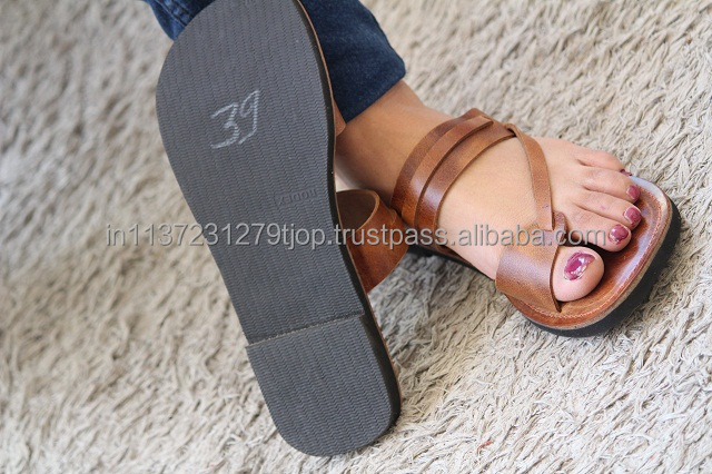 Crunch Leather Slipper Slip on Flat Stylish Slipper Women Leather Flats Comfort Leather Slipper product view