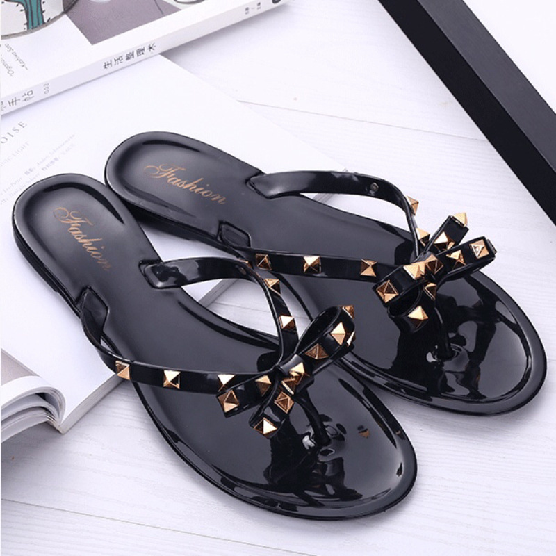 European New Style Platform Transparent Slip-On Fashion Trend Flip-Flops Round Toe for Summer Outdoor Use Jelly Sandals Women product view