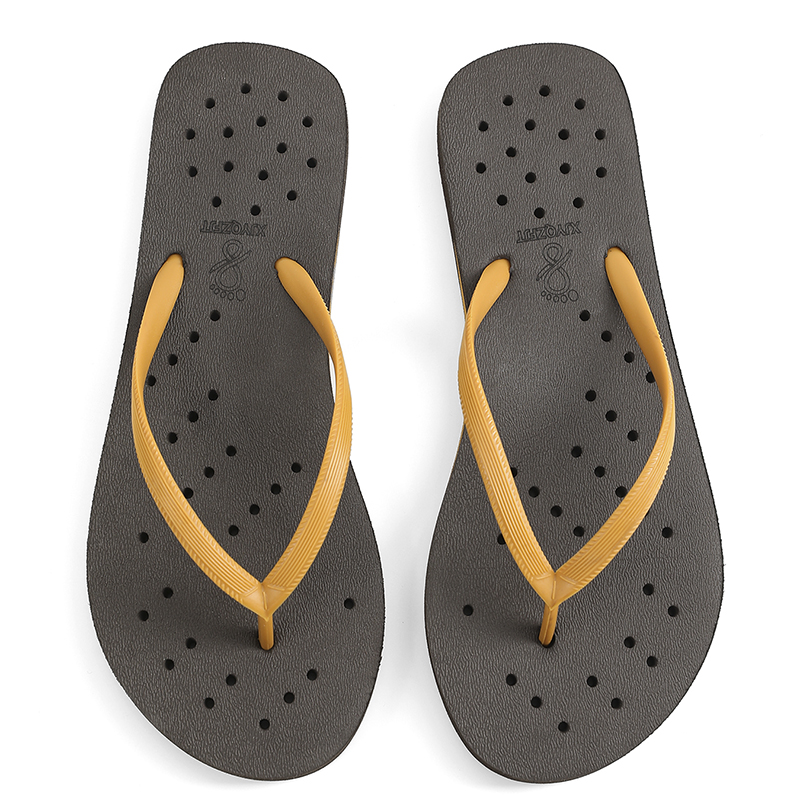 Breathable Perforated Women Flip Flops Lightweight Non Slip Summer Beach Thong Sandals Casual Outdoor Slippers product view