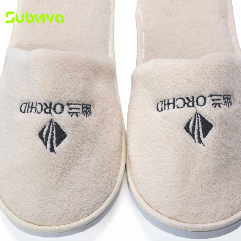Custom Logo Soft EVA Sole Coral Fleece Hotel Spa Slippers Disposable Closed Toe Hotel Slippers for Guest Rooms detail