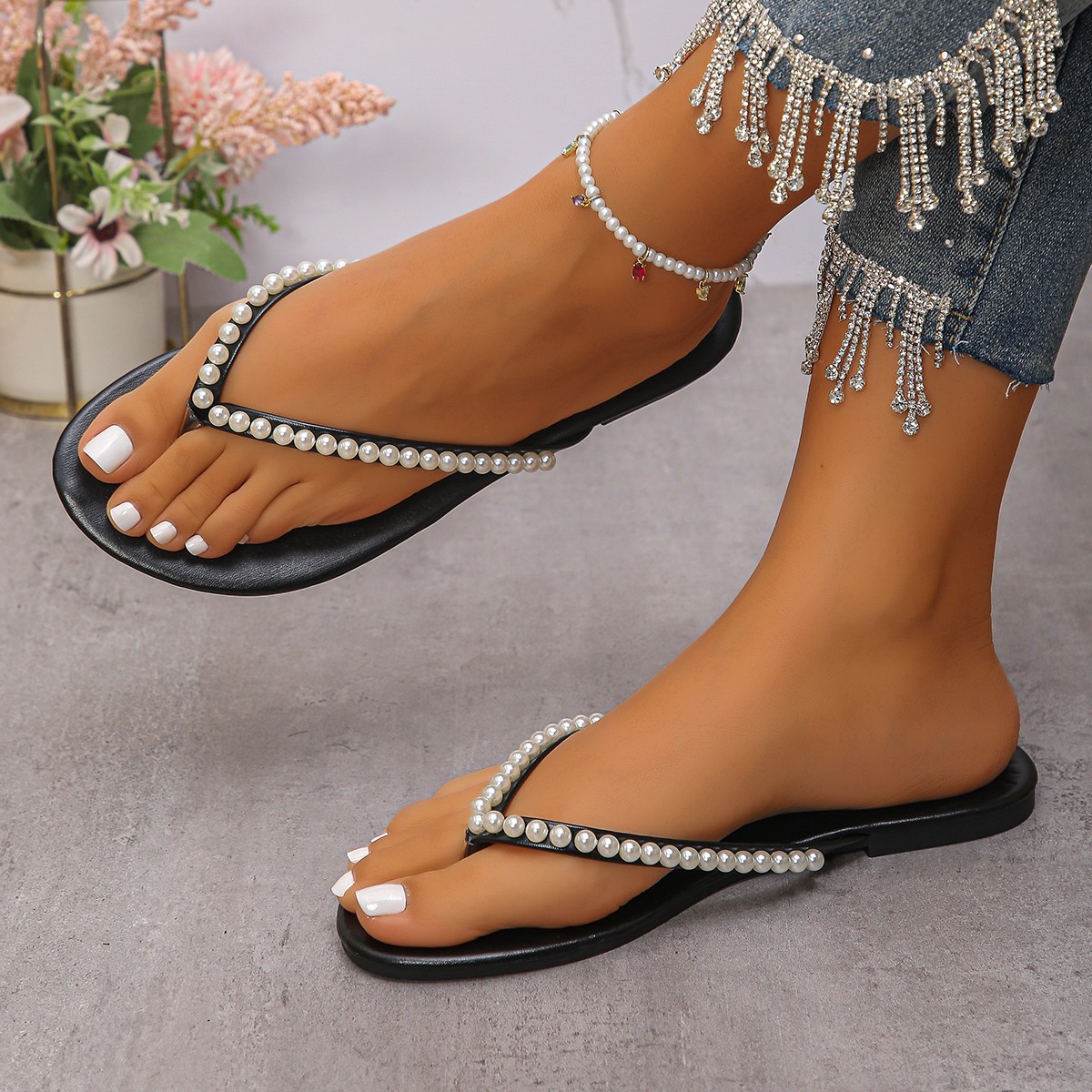Women's Spring Summer Lightweight Flat Flip-Flops Fairy Pearl Beaded Soft Sole Non-Slip Quick-Drying Beach Sandals Fashion Trend product view