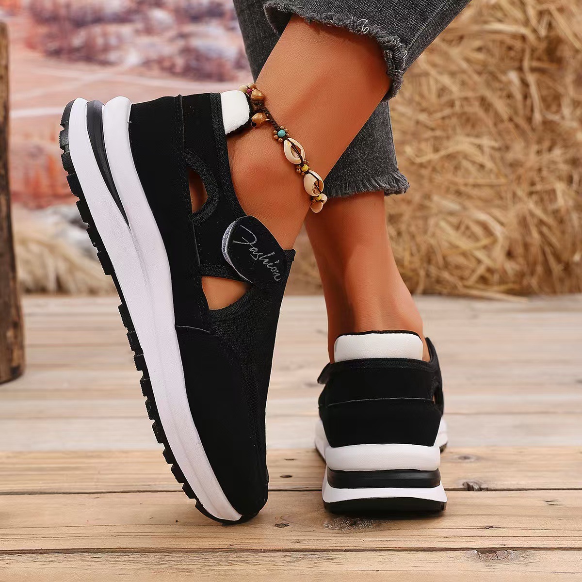 QF1 Casual Sporty Shoes Anti Slip Thick Sole Women's Comfortable and Breathable New Fashion Flying Weaved Wedge Mesh Shoes detail